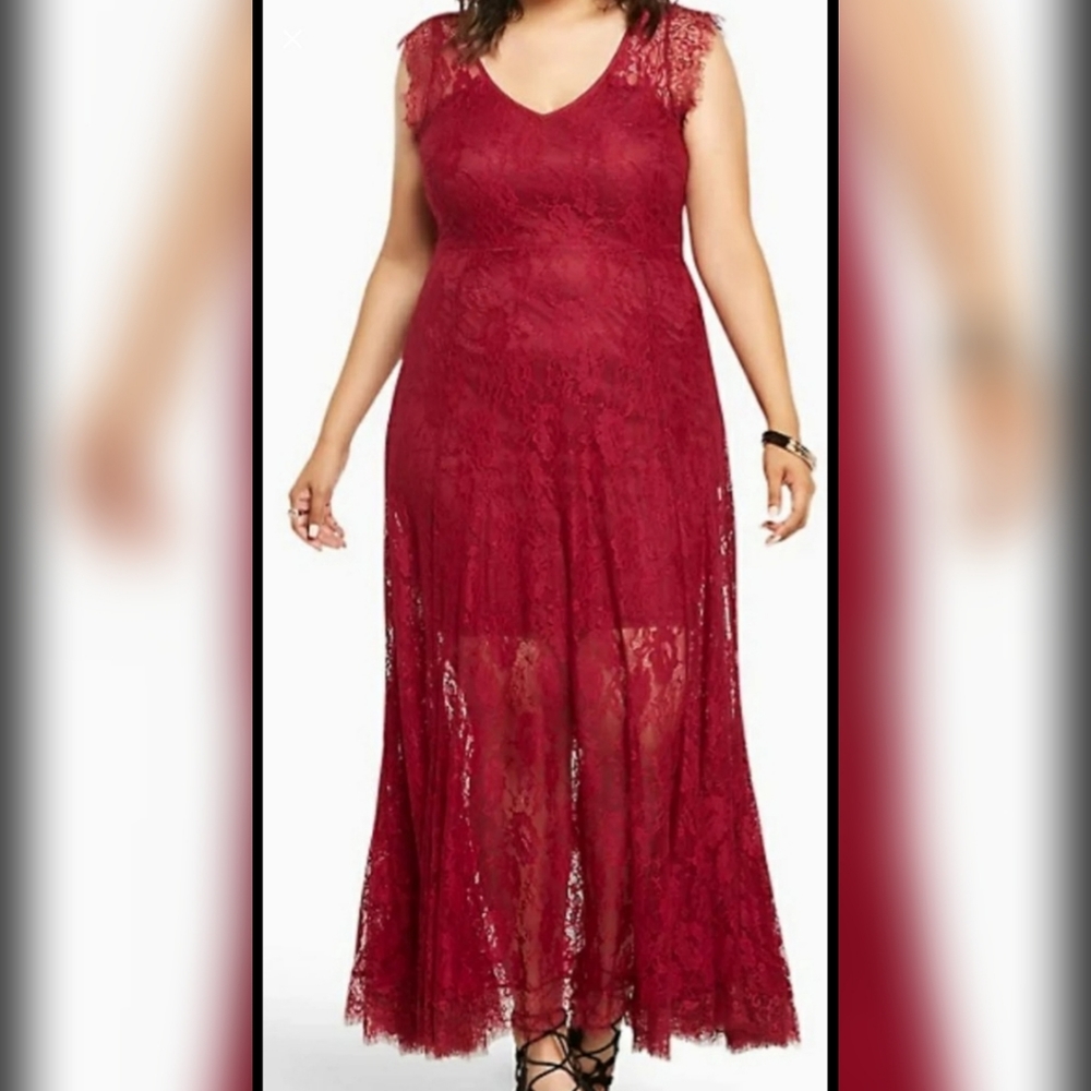 Lace Scallop Maxi Dress